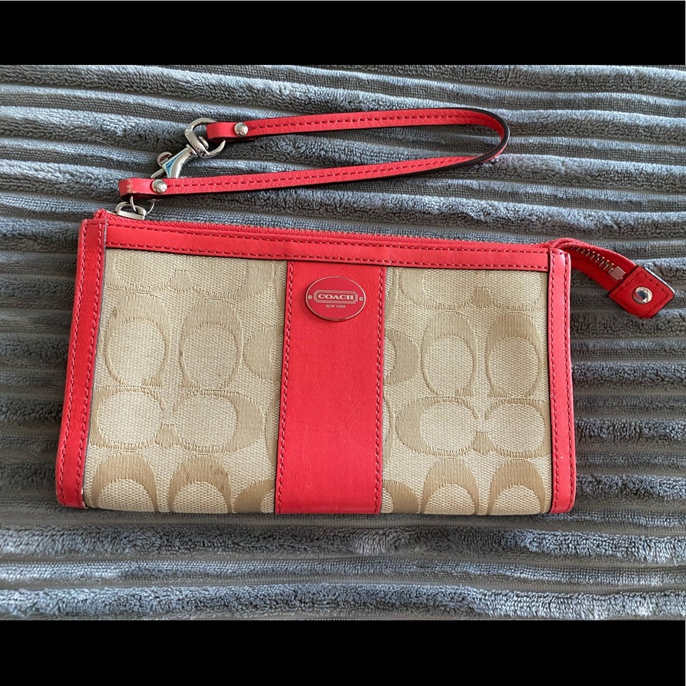 Coach signature zip wallet